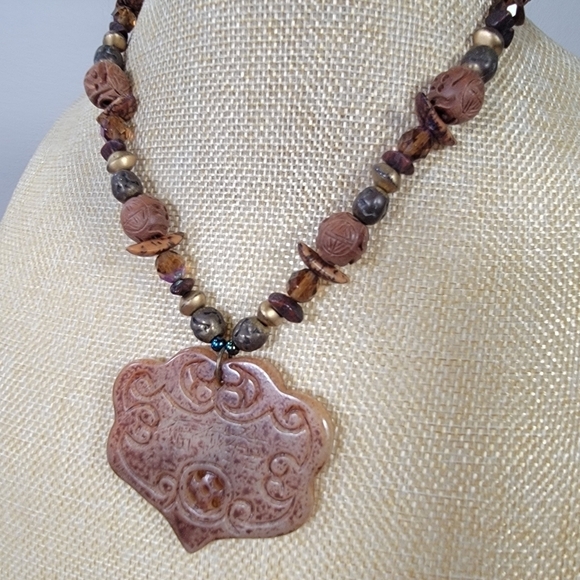 Chico's Stone Bead Medallion Earth Tones Pendant Necklace - Picture 11 of 17